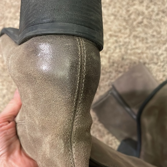 Gray suede easy spirit boots. - Picture 4 of 9